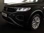 Volkswagen T-Roc 1.5 TSI Life 150 pk Automaat (DSG) | Navigatie via App | Parkeersensoren (Park assist) | Achteruitrijcamera | Autom. airco | Stoelverwarming |