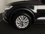 Volkswagen T-Roc 1.5 TSI Life 150 pk Automaat (DSG) | Navigatie via App | Parkeersensoren (Park assist) | Achteruitrijcamera | Autom. airco | Stoelverwarming |