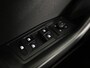 Volkswagen T-Roc 1.5 TSI Life 150 pk Automaat (DSG) | Navigatie via App | Parkeersensoren (Park assist) | Achteruitrijcamera | Autom. airco | Stoelverwarming |