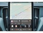 Volvo XC60 T6 Recharge AWD Plus Black Edition - Luchtvering - Panorama/schuifdak - IntelliSafe Assist & Surround - 360º Camera - Harman/Kardon audio - Adaptieve LED koplampen - Verwarmde voorstoelen, stuur & achterbank - Parkeersensoren voor & achter - Elektr. bedienb. voorstoelen met geheugen - Head up display - Draadloze tel. lader - Extra getint glas - Inklapbare trekhaak - 21' LMV