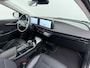 Kia EV6 Plus Long Range 77.4kWh Trekhaak Leer+Ventilatie+Verwarming(+bank) Camera Adap.Cruise Warmtepomp Meridian®-Audio Stuur+Achterbankverwarming Elek.Stoelen+Memory Navi Ecc PDC-v+a SOH 100% Elek.Achterklep Apple Carplay Android Privacy Glas Pdc Lmv Led DAB 1.600KG Trekgewicht Dealeronderhouden
