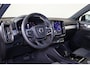 Volvo XC40 B4 Plus Dark - IntelliSafe Assist & Surround - Harman/Kardon audio - Parkeercamera achter - Verwarmde voorstoelen & stuur - Parkeersensoren voor & achter - Elektr. bedienb. voorstoelen met geheugen links - Draadloze tel. lader - Inklapbare trekhaak - 19' LMV