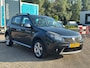 Dacia Sandero 1.6 Stepway Dealer onderhouden '' Allseason banden - Trekhaak - Airco ''