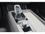 Volvo XC90 T8 Recharge AWD Ultra Dark Exec. Ed. - Luchtvering - Panorama/schuifdak - IntelliSafe Assist & Surround - 360º Camera - Bowers & Wilkins audio - Adaptieve LED koplampen - Verwarmde voorstoelen, stuur & achterbank - Parkeersensoren voor & achter - Elektr. bedienb. voorstoelen met geheugen - Geventileerde voorstoelen - Head up display - Draadloze tel. lader - Extra getint glas - Inklapbare trekhaak - 22' LMV