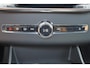 Volvo XC90 T8 Recharge AWD Ultra Dark Exec. Ed. - Luchtvering - Panorama/schuifdak - IntelliSafe Assist & Surround - 360º Camera - Bowers & Wilkins audio - Adaptieve LED koplampen - Verwarmde voorstoelen, stuur & achterbank - Parkeersensoren voor & achter - Elektr. bedienb. voorstoelen met geheugen - Geventileerde voorstoelen - Head up display - Draadloze tel. lader - Extra getint glas - Inklapbare trekhaak - 22' LMV