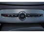 Volvo XC90 T8 Recharge AWD R-Design - Panorama/schuifdak - IntelliSafe Assist & Surround - 360º Camera - Harman/Kardon audio - Adaptieve LED koplampen - Verwarmde voorstoelen, stuur & achterbank - Parkeersensoren voor & achter - Elektr. bedienb. voorstoelen met geheugen - Draadloze tel. lader - Extra getint glas - Inklapbare trekhaak - 20' LMV