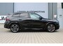 BMW X1 XDRIVE 30e M SPORT PRO | PANO | TREKHAAK | HARMAN KARDON | HEAD UP | 360 CAMERA | 19"| CARPLAY | SFEERVERLICHTING | ACC |