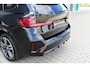 BMW X1 XDRIVE 30e M SPORT PRO | PANO | TREKHAAK | HARMAN KARDON | HEAD UP | 360 CAMERA | 19"| CARPLAY | SFEERVERLICHTING | ACC |