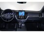Volvo XC60 T8 Recharge AWD Ultra Black Edition Exec - Luchtvering - Panorama/schuifdak - IntelliSafe Assist & Surround - 360º Camera - Bowers & Wilkins audio - Adaptieve LED koplampen - Verwarmde voorstoelen, stuur & achterbank - Parkeersensoren voor & achter - Elektr. bedienb. voorstoelen met geheugen - Head up display - Draadloze tel. lader - Extra getint glas - 21' LMV