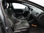 Volvo V40 T3 152PK Polar+ Sport / Trekhaak / Panoramisch Dak / DAB+ / Verwarmbare Voorruit / Leder/Nubuck / Verwarmbare Voorstoelen / Harman Kardon / Volvo Guard Alarm /
