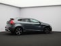 Volvo V40 T3 152PK Polar+ Sport / Trekhaak / Panoramisch Dak / DAB+ / Verwarmbare Voorruit / Leder/Nubuck / Verwarmbare Voorstoelen / Harman Kardon / Volvo Guard Alarm /