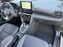 Toyota Yaris Cross 1.5 Hybrid Dynamic | Dode hoek waarschuwing | Stoel- + stuurverwarming | Navigatie | Keyless entry |