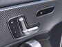 Mercedes-Benz A-klasse 180 Business Solution Luxury | Panoramadak| Memorypakket | Zwart leder | Sfeerverlichting