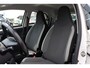 Toyota Aygo 1.0 VVT-i x-play, Led, Parkeercamera, speed limiter.