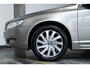 Volvo V70 D3 Classic Edition | Dealer onderhouden | Lederen bekleding | Bi-xenon met adaptieve verlichting | Verwarmbare voorruit | Verwarmbare voorstoelen | Noodreservewiel | Elektrisch bedienbare achterklep | Parkeerverwarming | Volvo On Call |