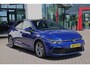 Volkswagen Golf 1.5 eTSI R-Line Business 150PK / 110kW DSG, LED Matrix (IQ.Lights), dynamische grootlichtassistent (dynamic light assist), panoramadak, verwarmbare voorstoelen, verwarmbaar multifunctioneel lederen stuurwiel, adaptieve cruise control (acc), achteruitrijcamera (rear view), parkeersensoren voor en achter (pdc), Apple Carplay & Android Auto, 17" 'Valencia' LMV, elektrisch verstel- en verwarmbare buitenspiegels, DAB+, sfeerverlichting, draadloze telefoon lader, R-Line in- en exterieur etc.