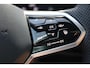 Volkswagen Golf 1.5 eTSI R-Line Business 150PK / 110kW DSG, LED Matrix (IQ.Lights), dynamische grootlichtassistent (dynamic light assist), panoramadak, verwarmbare voorstoelen, verwarmbaar multifunctioneel lederen stuurwiel, adaptieve cruise control (acc), achteruitrijcamera (rear view), parkeersensoren voor en achter (pdc), Apple Carplay & Android Auto, 17" 'Valencia' LMV, elektrisch verstel- en verwarmbare buitenspiegels, DAB+, sfeerverlichting, draadloze telefoon lader, R-Line in- en exterieur etc.