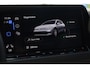 Volkswagen Golf 1.5 eTSI R-Line Business 150PK / 110kW DSG, LED Matrix (IQ.Lights), dynamische grootlichtassistent (dynamic light assist), panoramadak, verwarmbare voorstoelen, verwarmbaar multifunctioneel lederen stuurwiel, adaptieve cruise control (acc), achteruitrijcamera (rear view), parkeersensoren voor en achter (pdc), Apple Carplay & Android Auto, 17" 'Valencia' LMV, elektrisch verstel- en verwarmbare buitenspiegels, DAB+, sfeerverlichting, draadloze telefoon lader, R-Line in- en exterieur etc.