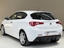 Alfa Romeo Giulietta 1.4 Turbo, 120Pk, 2016, 2de eigenaar, Volledig leder, Climate control, Cruise control, Parkeersensoren, Automatische verlichting, Bluetooth audio,