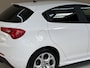 Alfa Romeo Giulietta 1.4 Turbo, 120Pk, 2016, 2de eigenaar, Volledig leder, Climate control, Cruise control, Parkeersensoren, Automatische verlichting, Bluetooth audio,