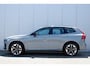 Volvo XC60 T6 Plug-in hybrid AWD Ultra Dark | Trekhaak | Panoramadak | Head up display | 360 graden camera | Verwarmbare voorstoelen stuurwiel en achterbank | Adaptieve cruise control
