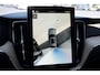 Volvo XC60 T6 Plug-in hybrid AWD Ultra Dark | Trekhaak | Panoramadak | Head up display | 360 graden camera | Verwarmbare voorstoelen stuurwiel en achterbank | Adaptieve cruise control