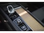 Volvo XC60 T6 Plug-in hybrid AWD Ultra Dark | Trekhaak | Panoramadak | Head up display | 360 graden camera | Verwarmbare voorstoelen stuurwiel en achterbank | Premium audio by Harman Kardon |
