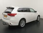 Mitsubishi Outlander 2.4 PHEV 240pk Intense | Trekhaak | Cruise control | Elektrisch verstelbare stoel | Stoelverwarming | All-season banden |