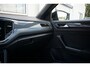 Volkswagen T-Roc 1.5 TSI 150pk R-Line Virtual|LED|Suzuka 19"|White Silver