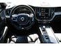 Volvo XC60 T8 Automaat Twin Engine AWD R-Design | Achteropkomend verkeer waarschuwing | Apple Carplay & Android Auto | Autonomous Emergency Braking | Bots herkenning en activatie | Electronic climate controle | Kunstlederen interieurdelen | Extra getint glas