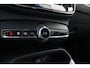 Volvo XC40 2.0 B4 Plus Dark | Achteropkomend verkeer waarschuwing | Apple Carplay & Android Auto | Autonomous Emergency Braking | Bots herkenning en activatie | Cruise control adaptief met Stop&Go en stuurhulp | Dodehoekdetectie met correctie | Electronic climate controle