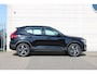 Volvo XC40 2.0 B4 Plus Dark | Achteropkomend verkeer waarschuwing | Apple Carplay & Android Auto | Autonomous Emergency Braking | Bots herkenning en activatie | Cruise control adaptief met Stop&Go en stuurhulp | Dodehoekdetectie met correctie | Electronic climate controle