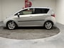 Toyota Verso-S 1.3 VVT-i Dynamic, Camera, Cruise, Clima, Panodak, Trekhaak, Navi, Telefoon, Blue tooth, Lichtmetaal, Prijs incl. nieuwe apk, beurt en 3 mnd garantie