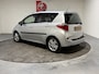 Toyota Verso-S 1.3 VVT-i Dynamic, Camera, Cruise, Clima, Panodak, Trekhaak, Navi, Telefoon, Blue tooth, Lichtmetaal, Prijs incl. nieuwe apk, beurt en 3 mnd garantie
