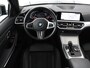 BMW 3-Serie 320i Executive Edition | Sport Line | Trekhaak | Harman/Kardon | Sfeerverlichting | Carplay | Half leder | Live Cockpit | Parkeerhulp | Navigatie | Climate control | Full LED | Bluetooth | Cruise control