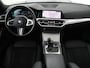 BMW 3-Serie 320i Executive Edition | Sport Line | Trekhaak | Harman/Kardon | Sfeerverlichting | Carplay | Half leder | Live Cockpit | Parkeerhulp | Navigatie | Climate control | Full LED | Bluetooth | Cruise control