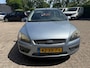 Ford Focus Wagon 1.8-16V Ambiente Flexifuel /bj/2007 / kleur: blauw / climate / cruise/ sportvelgen / APK 10/2026 / NAP 253030 km.
