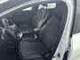 Renault Captur 1.3 mild hybrid 140Pk Techno | Navigatie | Parkeersensoren Voor en Achter & Achteruitrijcamera | Apple Carplay/Android Auto | Cruise Control | Climate Control | Lederen/Stof Bekleding | LED Koplampen | Lichtmetalen Velgen |