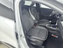 Renault Captur 1.3 mild hybrid 140Pk Techno | Navigatie | Parkeersensoren Voor en Achter & Achteruitrijcamera | Apple Carplay/Android Auto | Cruise Control | Climate Control | Lederen/Stof Bekleding | LED Koplampen | Lichtmetalen Velgen |