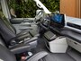 Ford Transit Custom Dubbel Cab. Grey Platinum | Leer | Spoilerpakket | Striping | AGR | Zwarte Accenten | Excl. sierstrippen carrosseriezijde