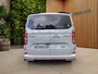 Ford Transit Custom Dubbel Cab. Grey Platinum | Leer | Spoilerpakket | Striping | AGR | Zwarte Accenten | Excl. sierstrippen carrosseriezijde