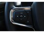 Volvo EX40 Twin Motor Plus Black Edition 82 kWh | Achterbank met armsteun en skiluik | Apple Carplay & Android Auto | Audio installatie premium | Cruise control adaptief met Stop&Go en stuurhulp | Electronic climate controle | Metaal-/micakleur | Warmtepomp