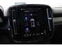 Volvo EX40 Twin Motor Plus Black Edition 82 kWh | Achterbank met armsteun en skiluik | Apple Carplay & Android Auto | Audio installatie premium | Cruise control adaptief met Stop&Go en stuurhulp | Electronic climate controle | Metaal-/micakleur | Warmtepomp