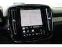 Volvo EX40 Twin Motor Plus Black Edition 82 kWh | Achterbank met armsteun en skiluik | Apple Carplay & Android Auto | Audio installatie premium | Cruise control adaptief met Stop&Go en stuurhulp | Electronic climate controle | Metaal-/micakleur | Warmtepomp