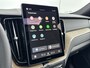 Volvo XC60 T8 Plug-in hybrid AWD Ultra Dark Exec. Ed. | 22" | Heico Diffusor | Getint & Gelamineerd Glas | Alarmklasse 3 | Black Edition Interieur | Luchtvering | Bowers & Wilkins | Geventileerd Nappa | Massagestoelen | Head-Up | 360 Camera | Elektr. verst.