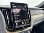 Volvo XC60 T8 Plug-in hybrid AWD Ultra Dark Exec. Ed. | 22" | Heico Diffusor | Getint & Gelamineerd Glas | Alarmklasse 3 | Black Edition Interieur | Luchtvering | Bowers & Wilkins | Geventileerd Nappa | Massagestoelen | Head-Up | 360 Camera | Elektr. verst.