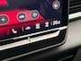 Volkswagen T-Roc R-Line First Edition 1.5 eTSI 150pk DSG Automaat Panoramadak, Harman Kardon audio, Adaptive cruise control, LED matrix koplampen, Lederen bekleding, Black style