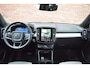 Volvo XC40 B3 177PK Core | 19" | Trekhaak | All-Season | Lighting | Power Seats |