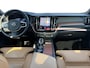 Volvo XC60 2.0 T6 Plug-in hybrid AWD Ultimate Dark | Luchtvering | Ventilatie+/Massage | 22'' LM | Trekhaak | BTW |