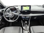 Toyota Yaris 1.5 Hybrid Executive | Dealer onderhouden | JBL | Head-Up Display | dodehoek detectie | stoel+stuurverwarming | Draadloze telefoonlader | Pakeersensoren voor+achter | Navigatie | Apple CarPlay/Android Auto |